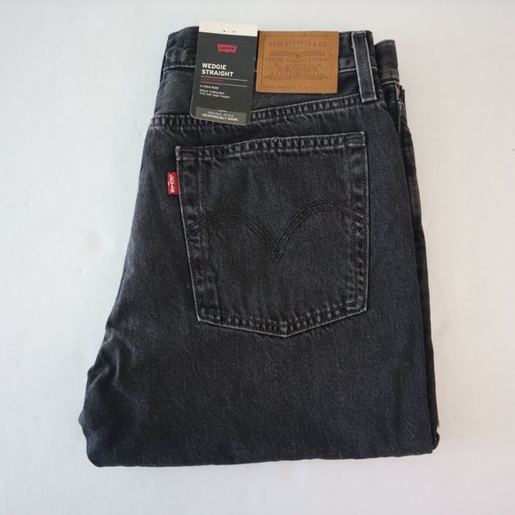 Levi's Women's Sz 30 Black High-Rise Wedgie Straight Fit Cropped Jeans $108 - Picture 6 of 12